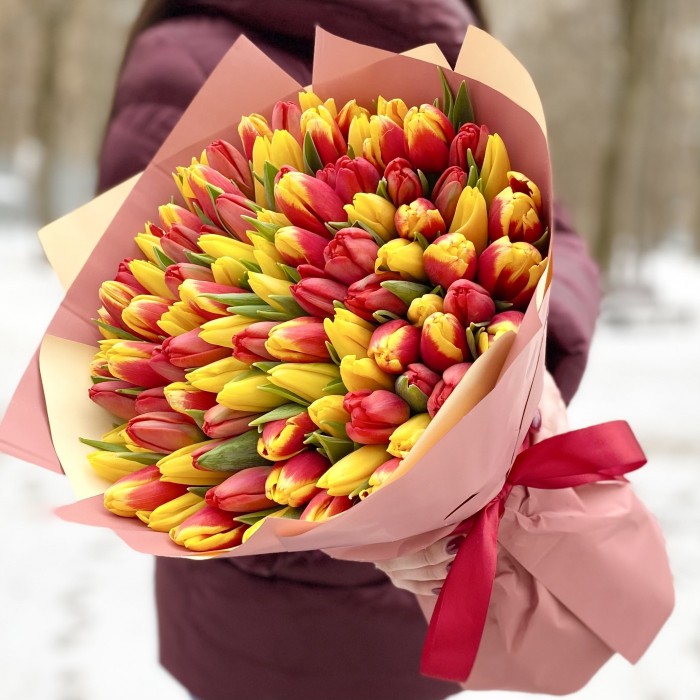 101 тюльпан огненный микс в упаковке